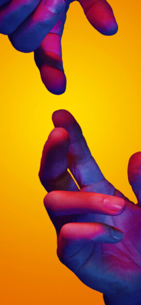 Huawei P20 Pro – Hands – Official Wallpaper (Yellow)