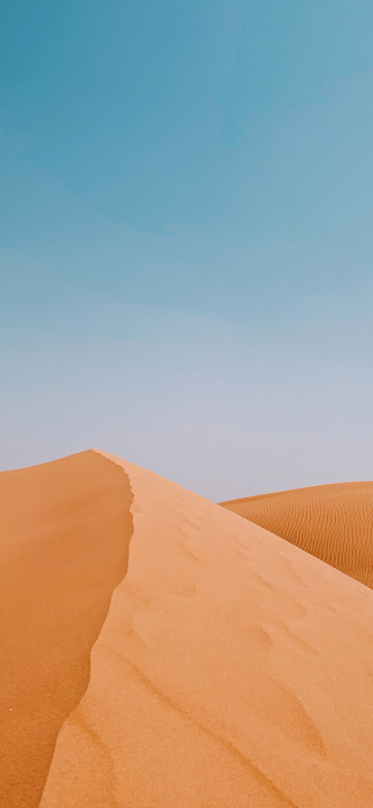 Default wallpaper of Dubai Desert