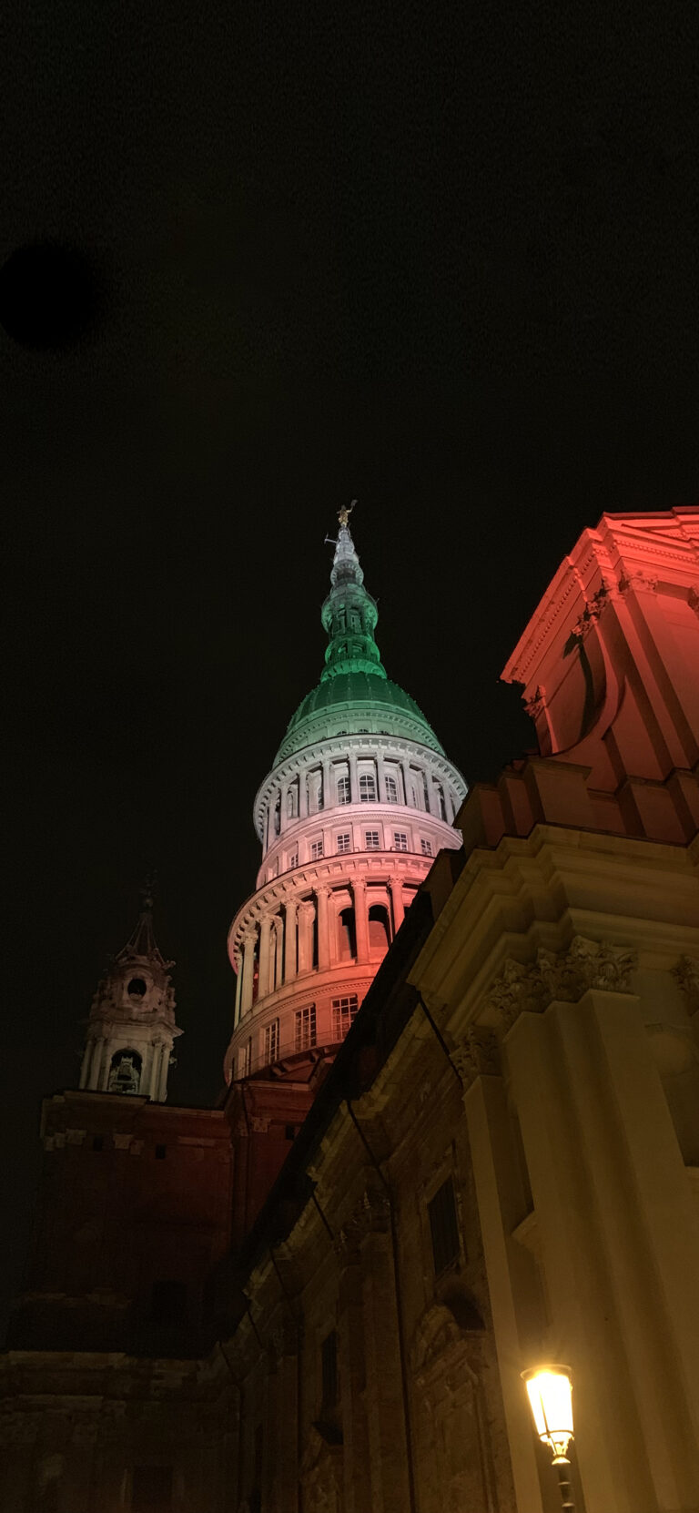 Default wallpaper of Cupola Di Novara