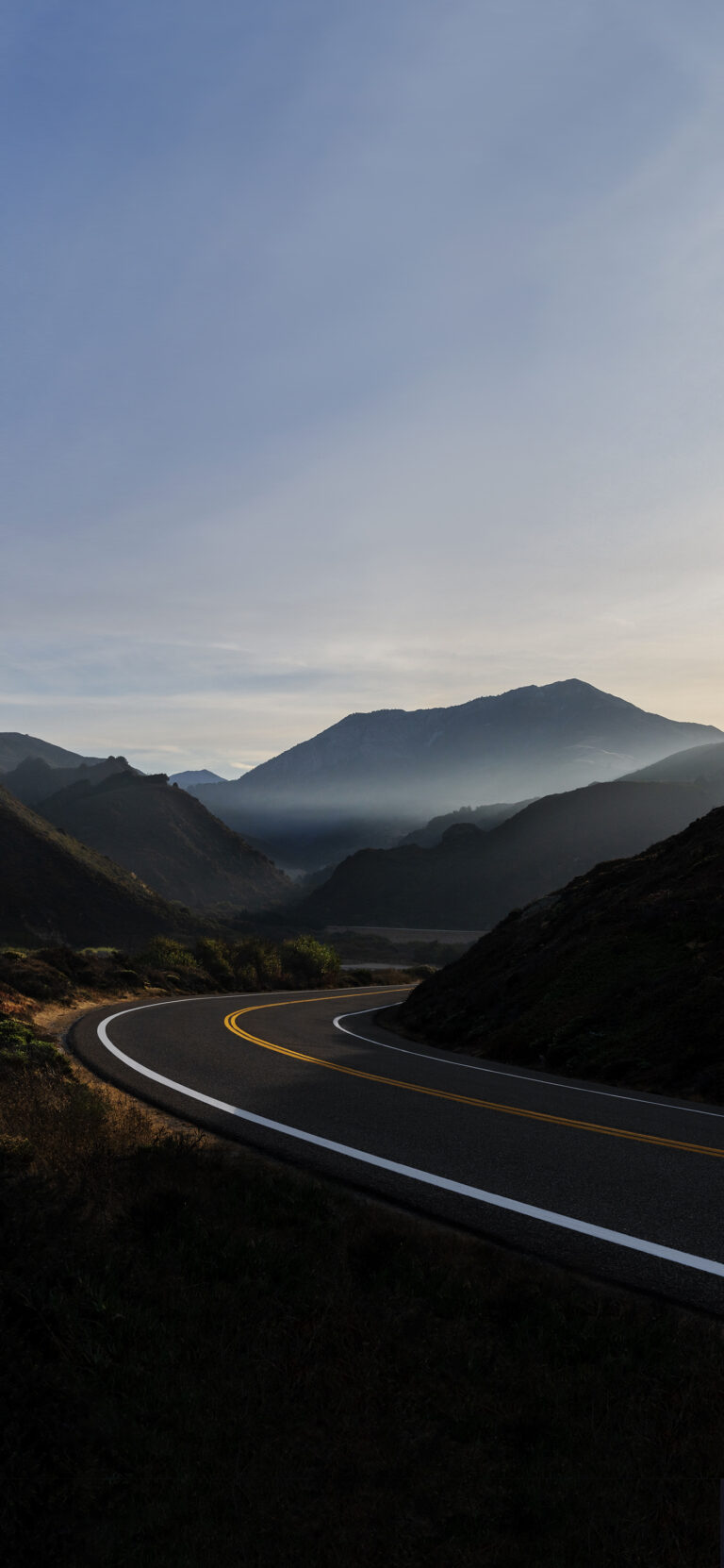 Default wallpaper of Big Sur Road