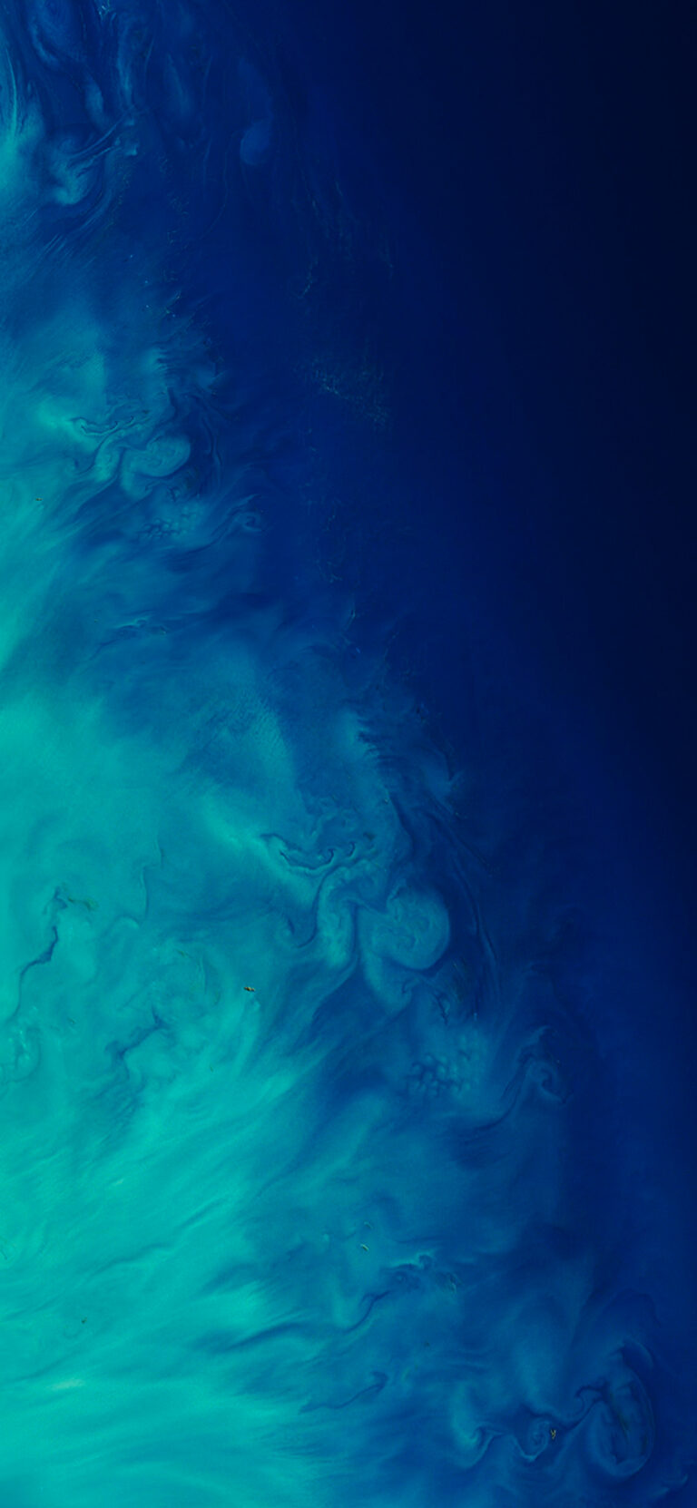 Default wallpaper of Mistic Blue