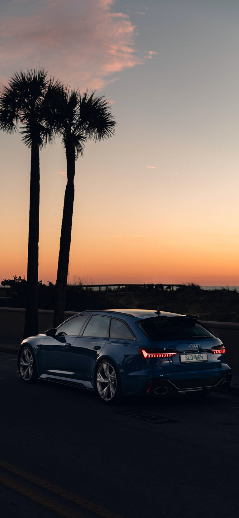 Default wallpaper of Audi RS6