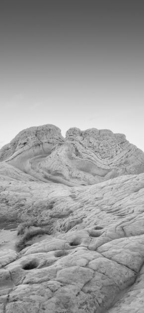 iOS 14 Black And White