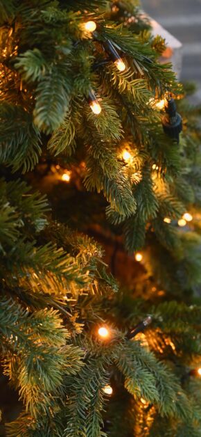 Beautiful Christmas Tree with Lights | LIVE Wallpaper
