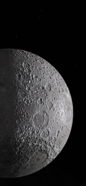 Half Moon – from iOS 16 Stock Wallpapers