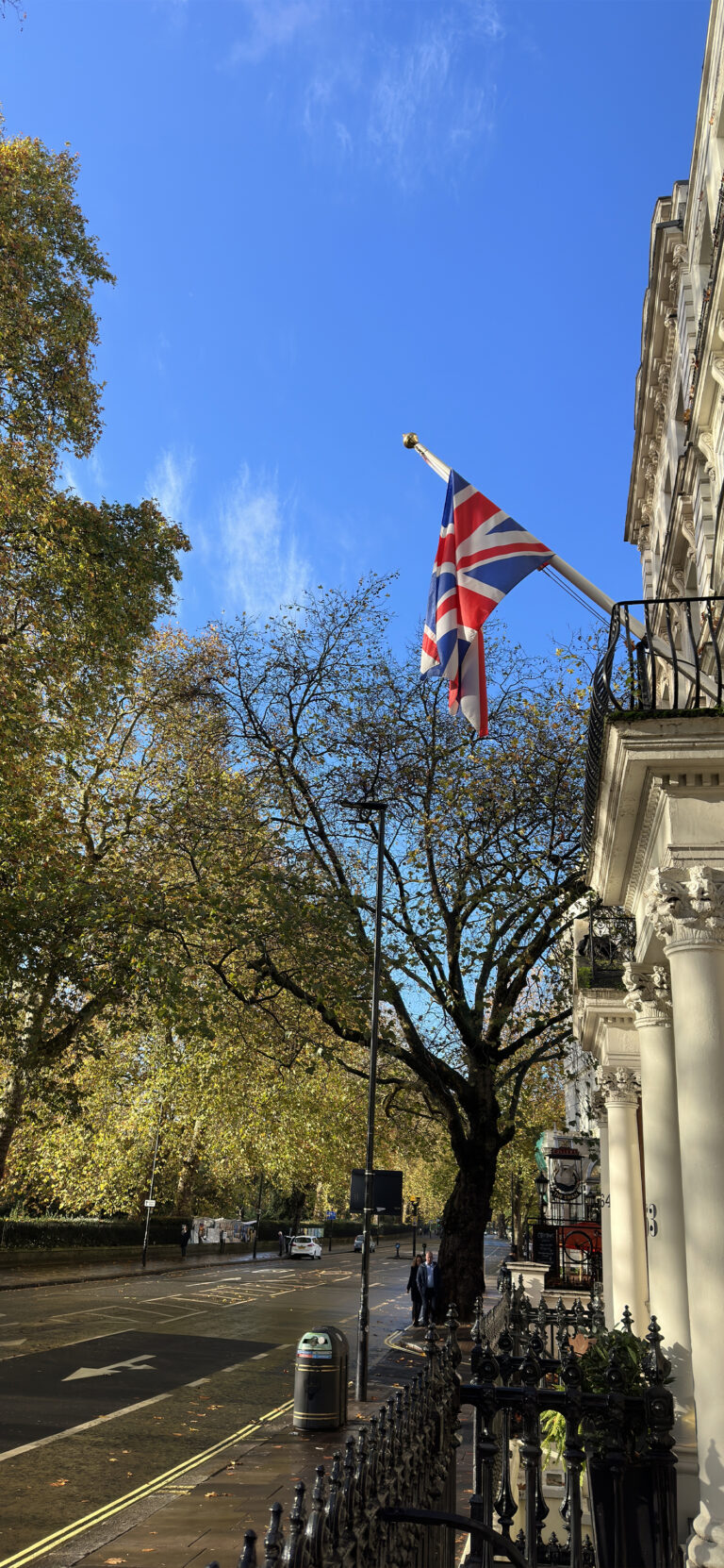 Default wallpaper of London Union Jack