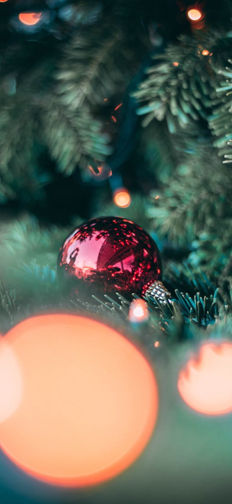 Default wallpaper of A Christmas Ball