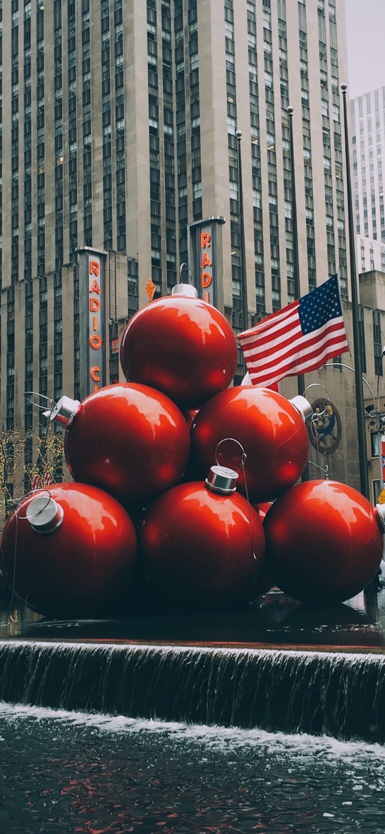 Default wallpaper of Christmas – City Decoration