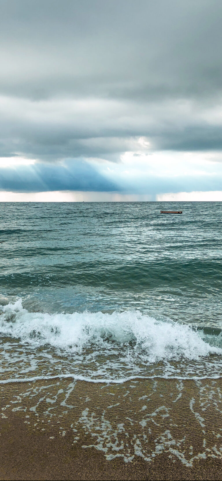 Default wallpaper of Sea in Winter