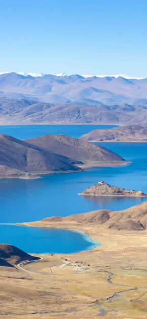 Yamzho Yumco Lake, China | Around the World