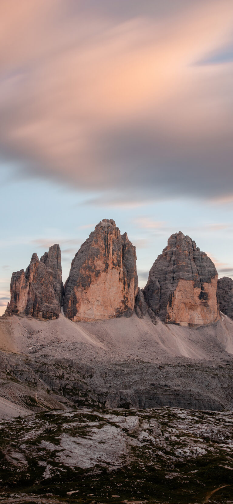 Default wallpaper of Tre Cime