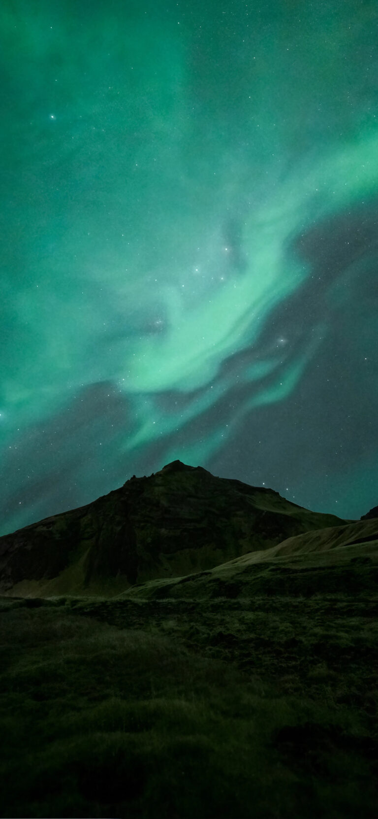 Default wallpaper of Aurora – Northern Lights