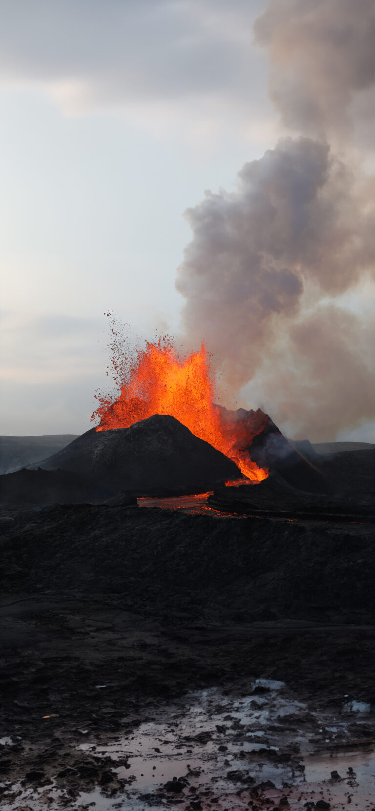 Default wallpaper of Eruption