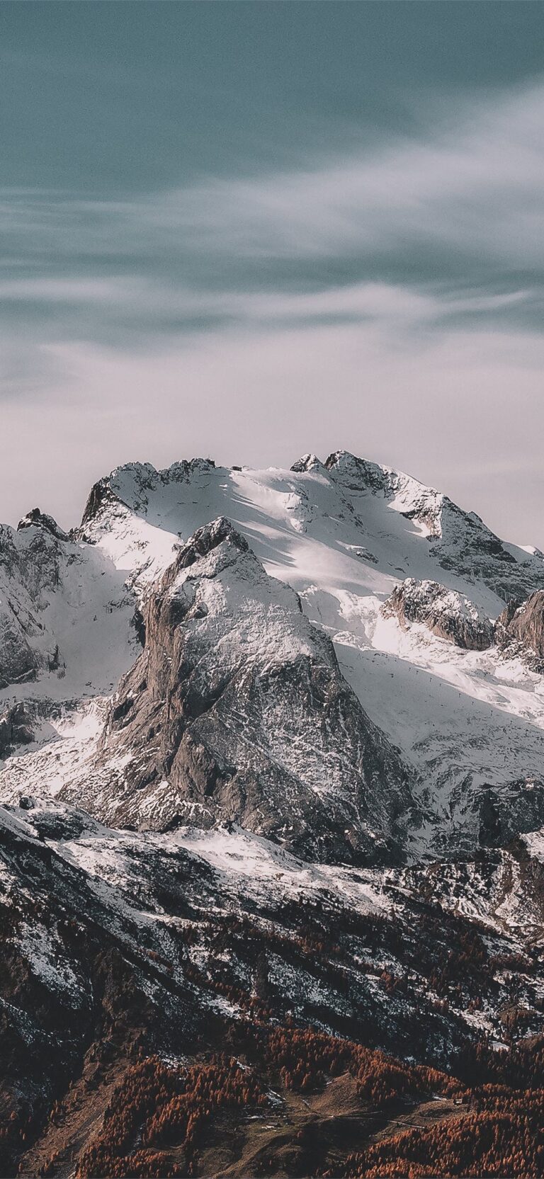 Default wallpaper of Snowy Mountain