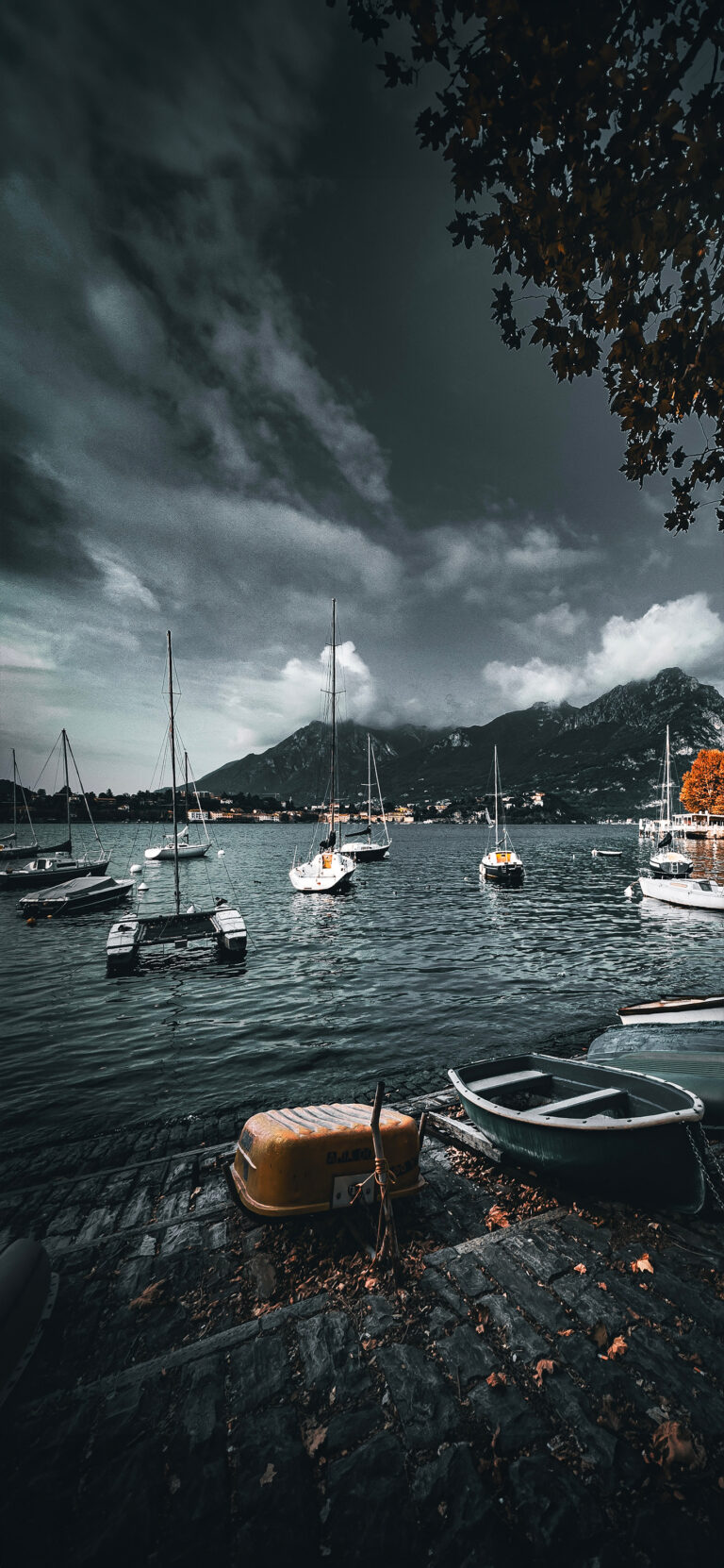 Default wallpaper of Lake Lecco, Italy | Around the World