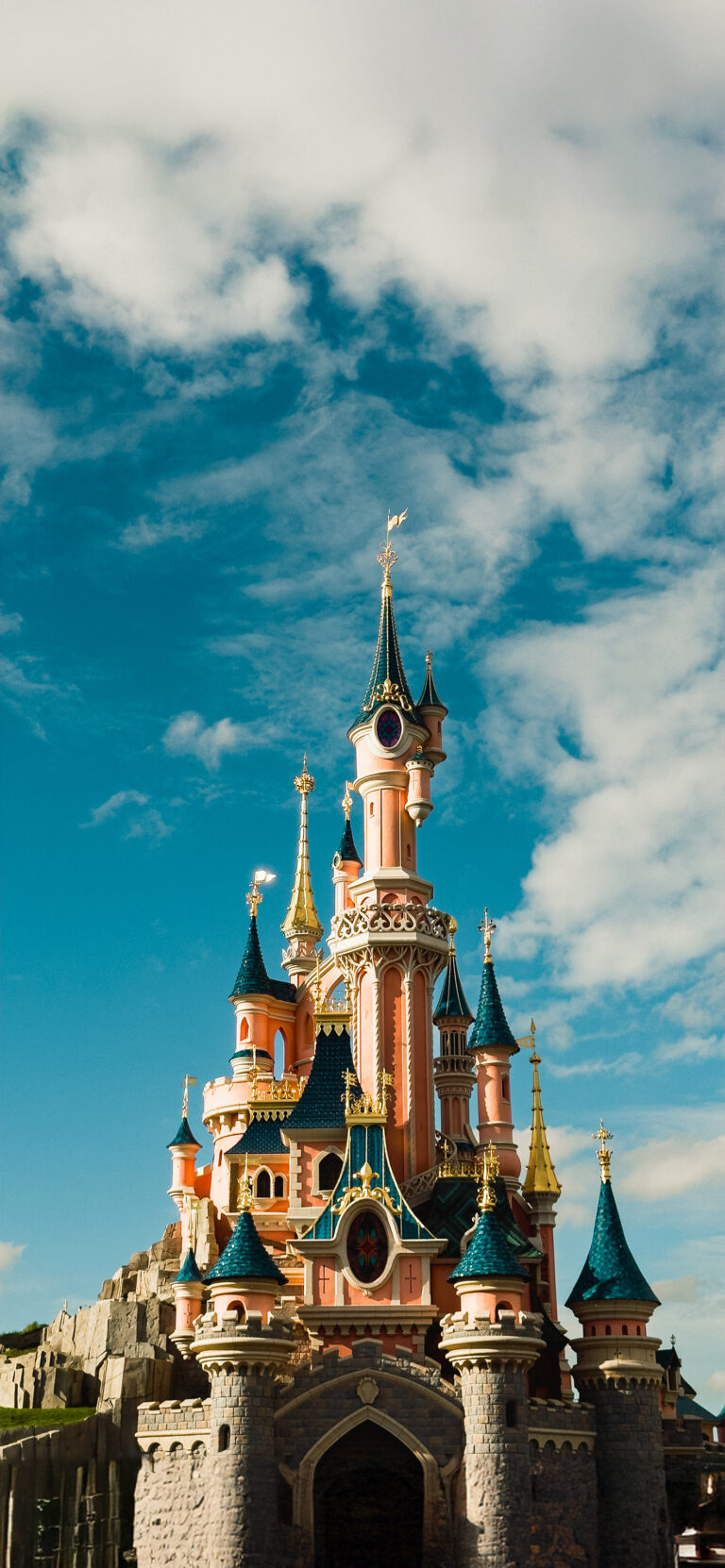 Default wallpaper of Disneyland Paris