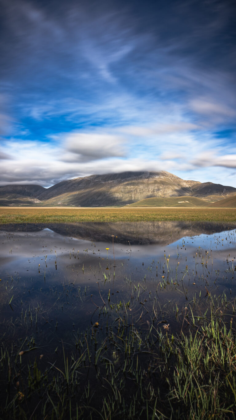 Default wallpaper of Mountain Landscape