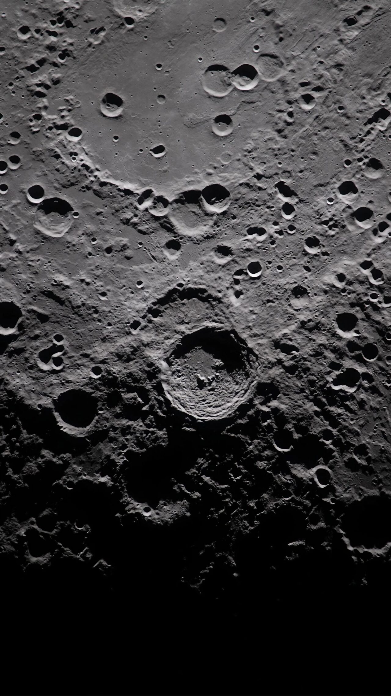 Artemis II – Lunar Flyby Vavilov Crater