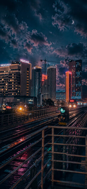 The Izmır Neon Midnight Rail